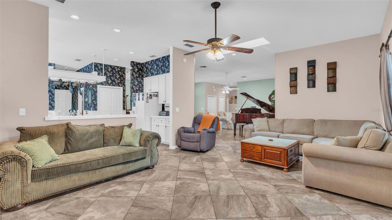 3904 CHEVERLY DR E, LAKELAND, FL, 33813