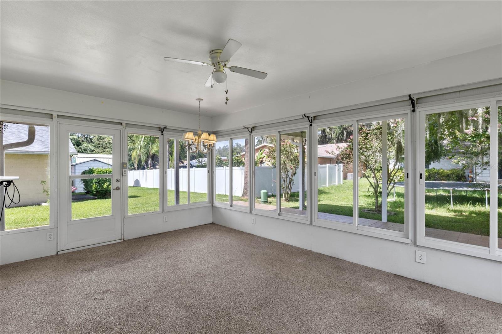 231 DOUGLAS DR, EUSTIS, FL, 32726