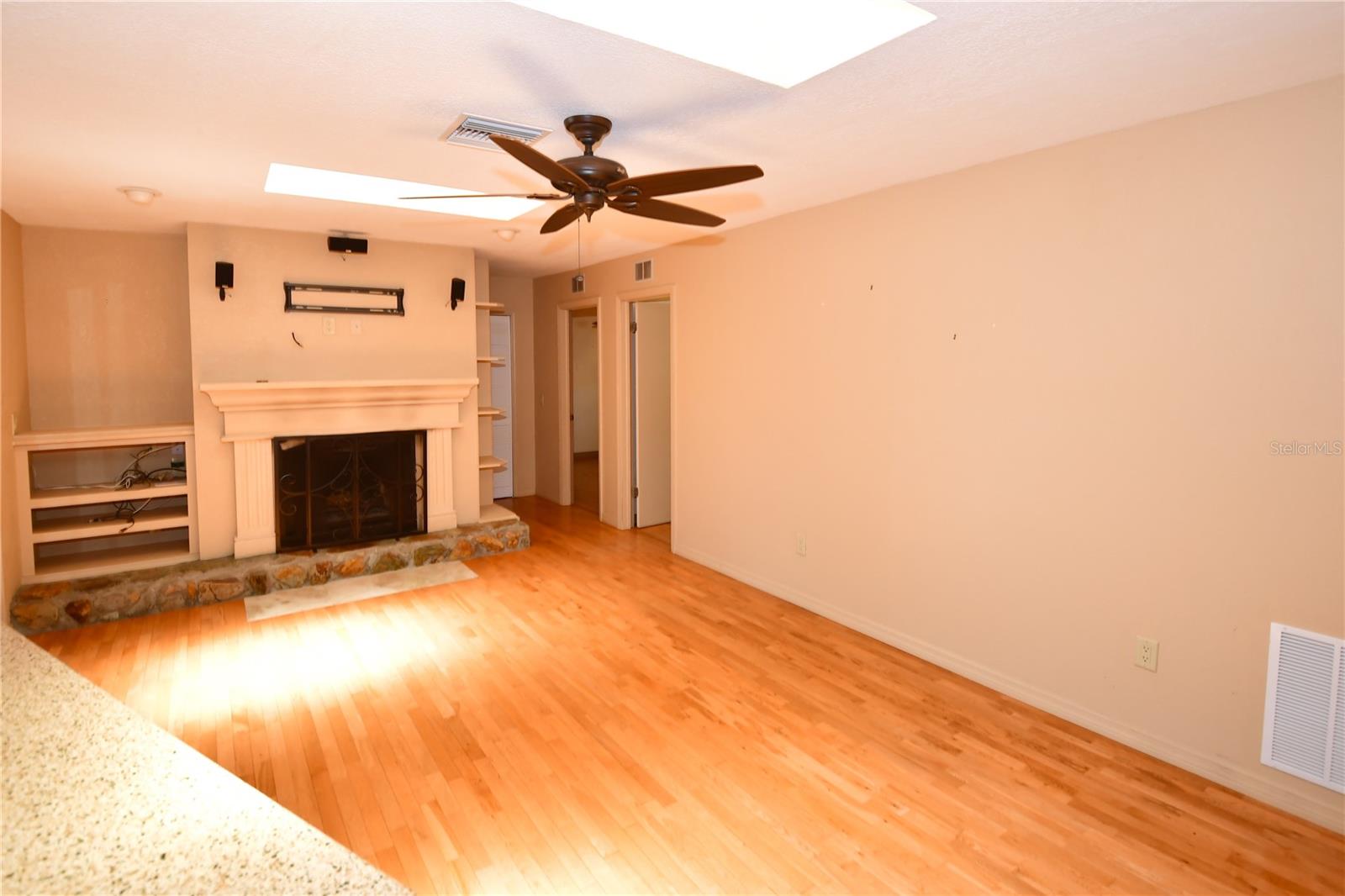 10799 HARBORSIDE DR, LARGO, FL, 33773