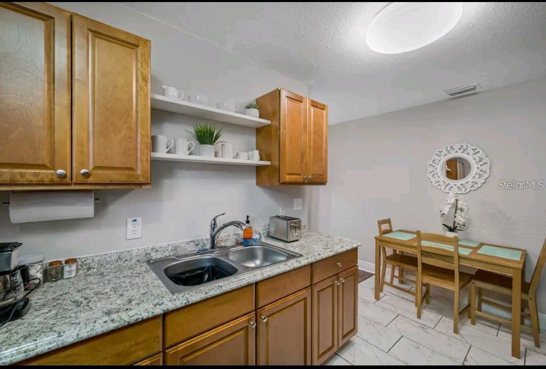 3013 W IVY ST #B, TAMPA, FL, 33607