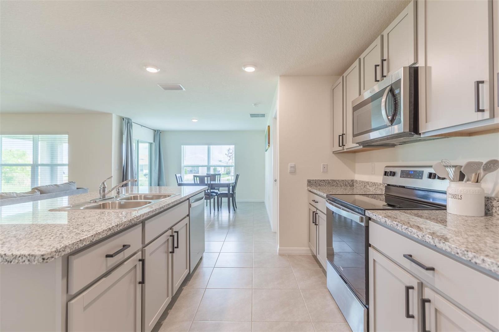 810 ACE OUTLAW AVE, RUSKIN, FL, 33570