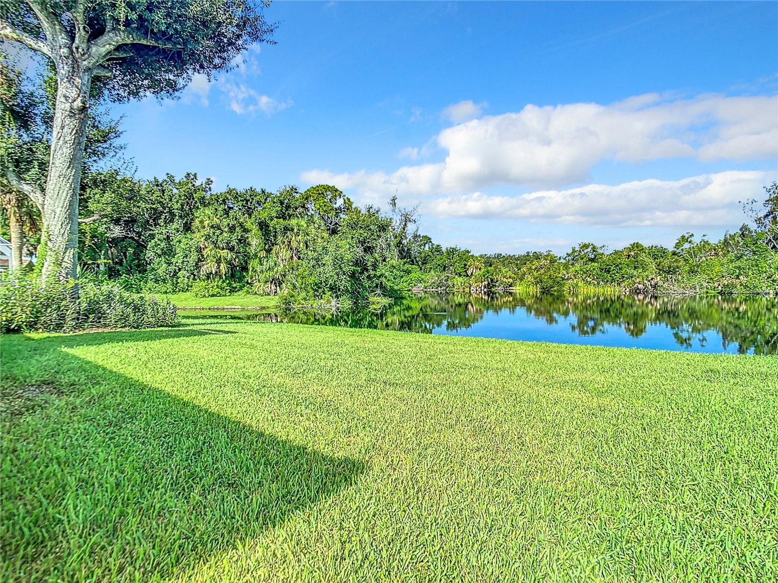 490 LAKE OF THE WOODS DR, VENICE, FL, 34293