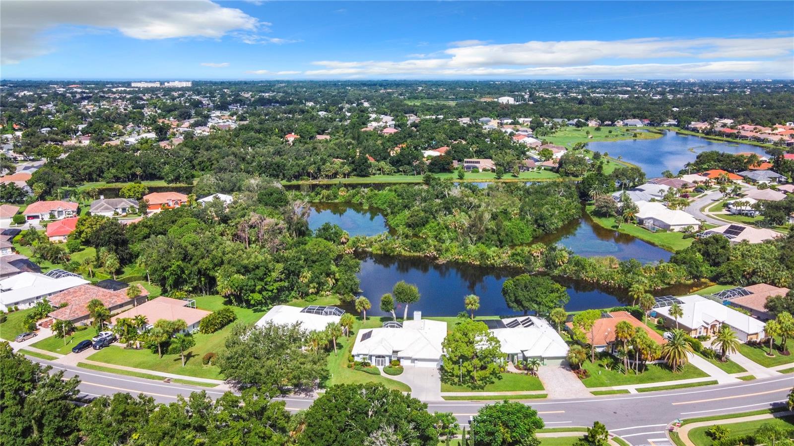 490 LAKE OF THE WOODS DR, VENICE, FL, 34293