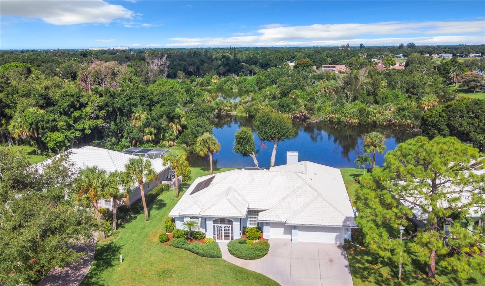 490 LAKE OF THE WOODS DR, VENICE, FL, 34293