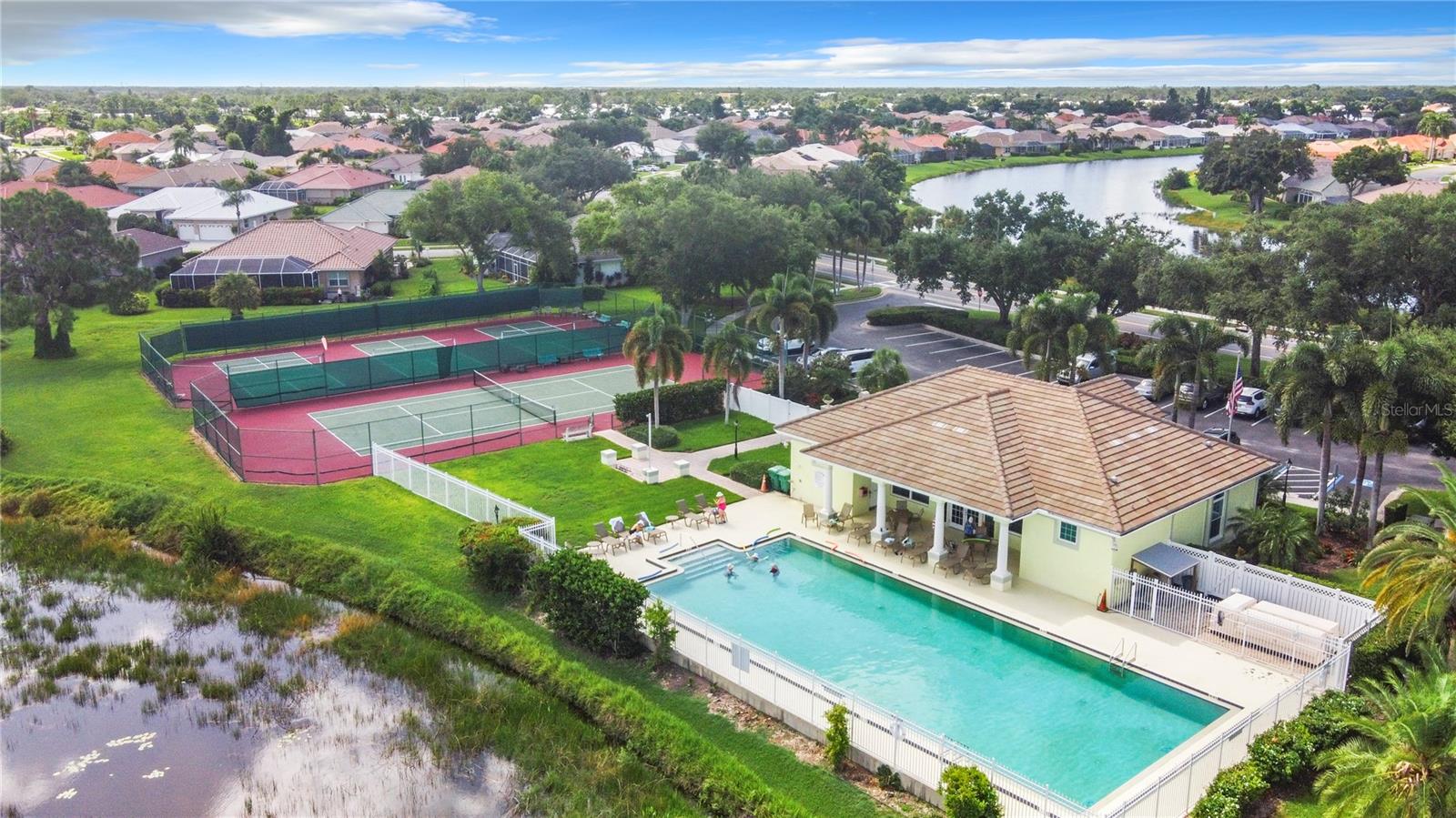 490 LAKE OF THE WOODS DR, VENICE, FL, 34293