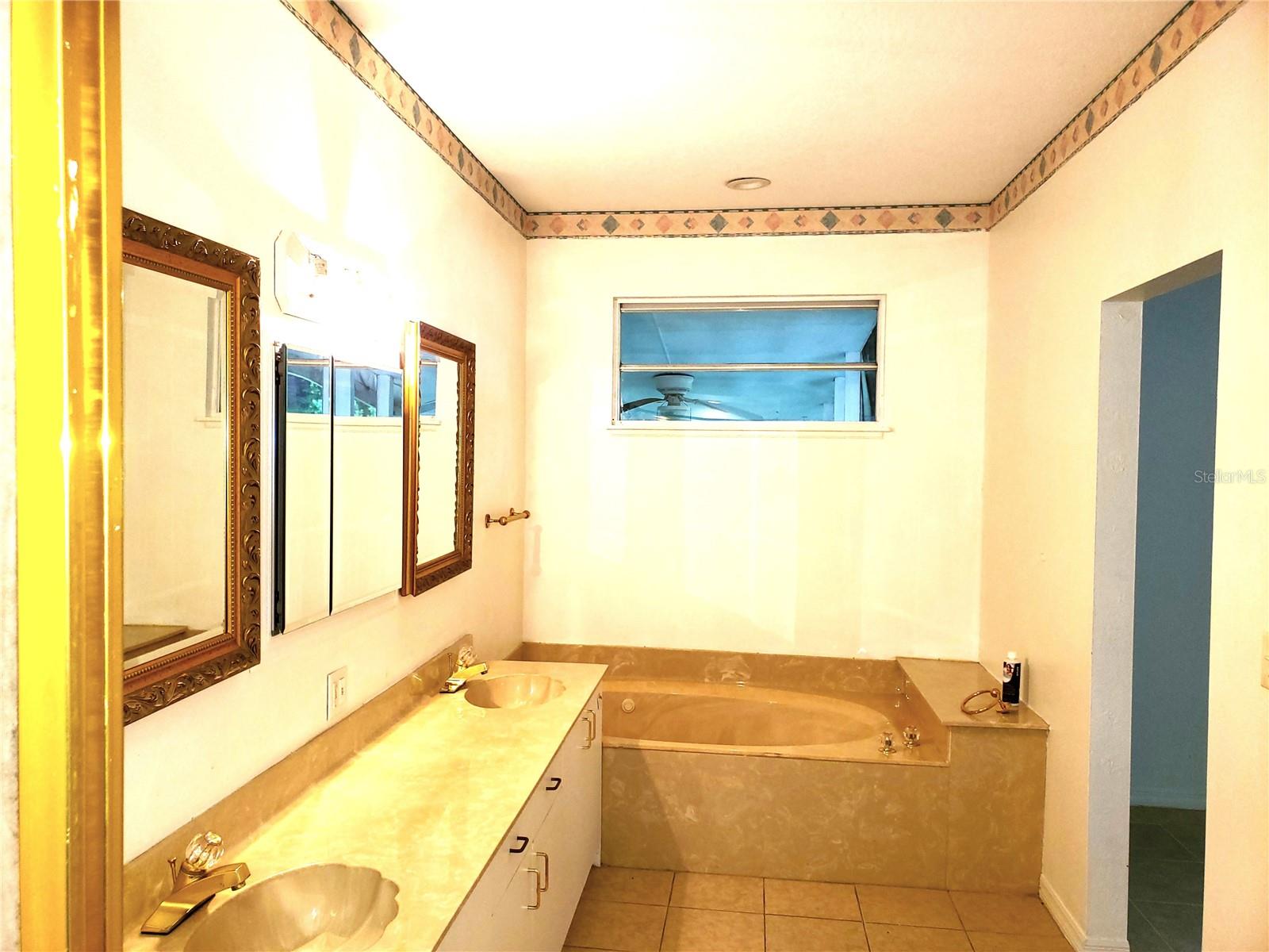 5709 33RD ST E, BRADENTON, FL, 34203
