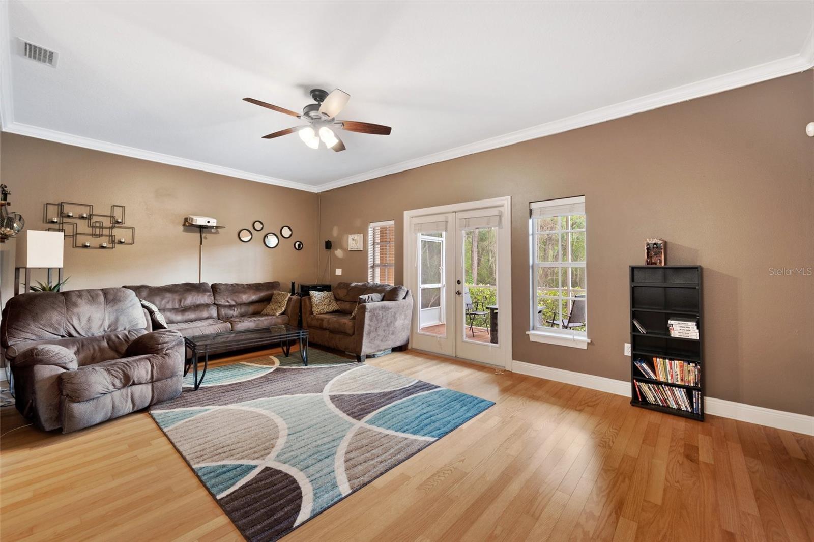 184 VALENCIA CIR, ST PETERSBURG, FL, 33716