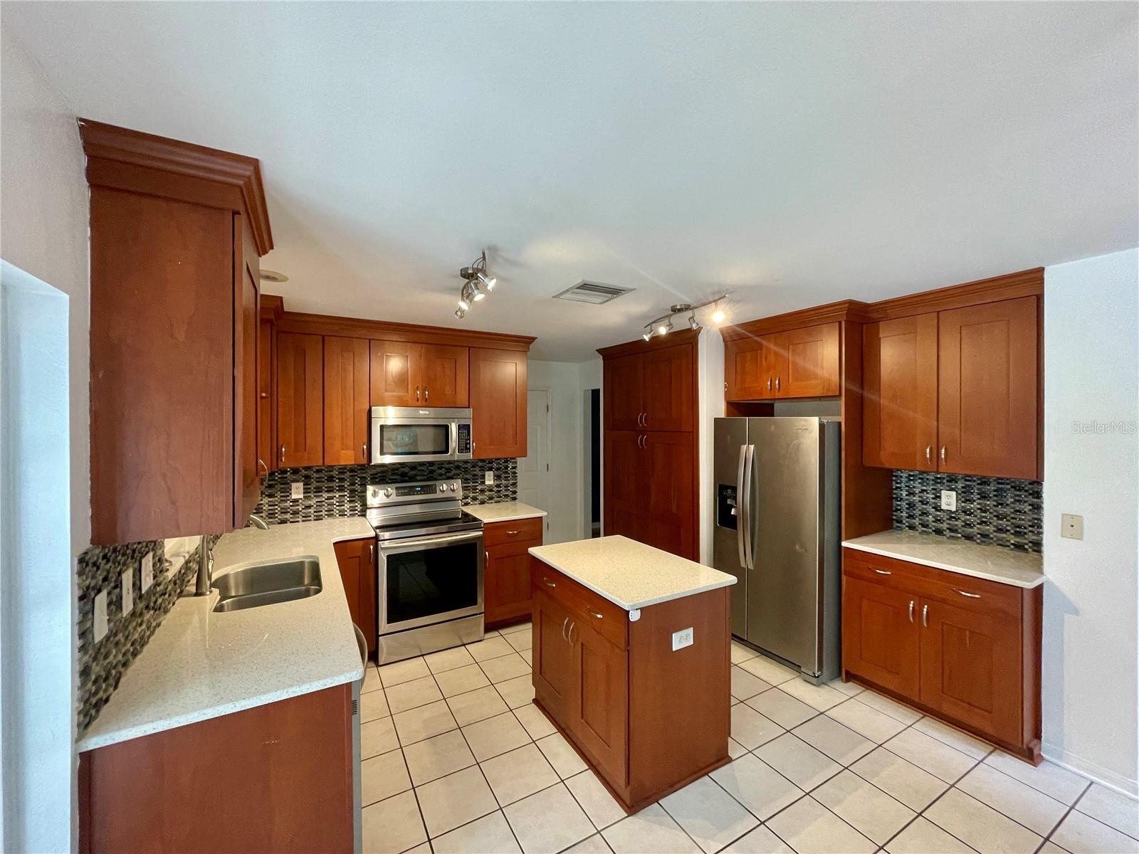 4031 QUAIL BRIAR DR, VALRICO, FL, 33596