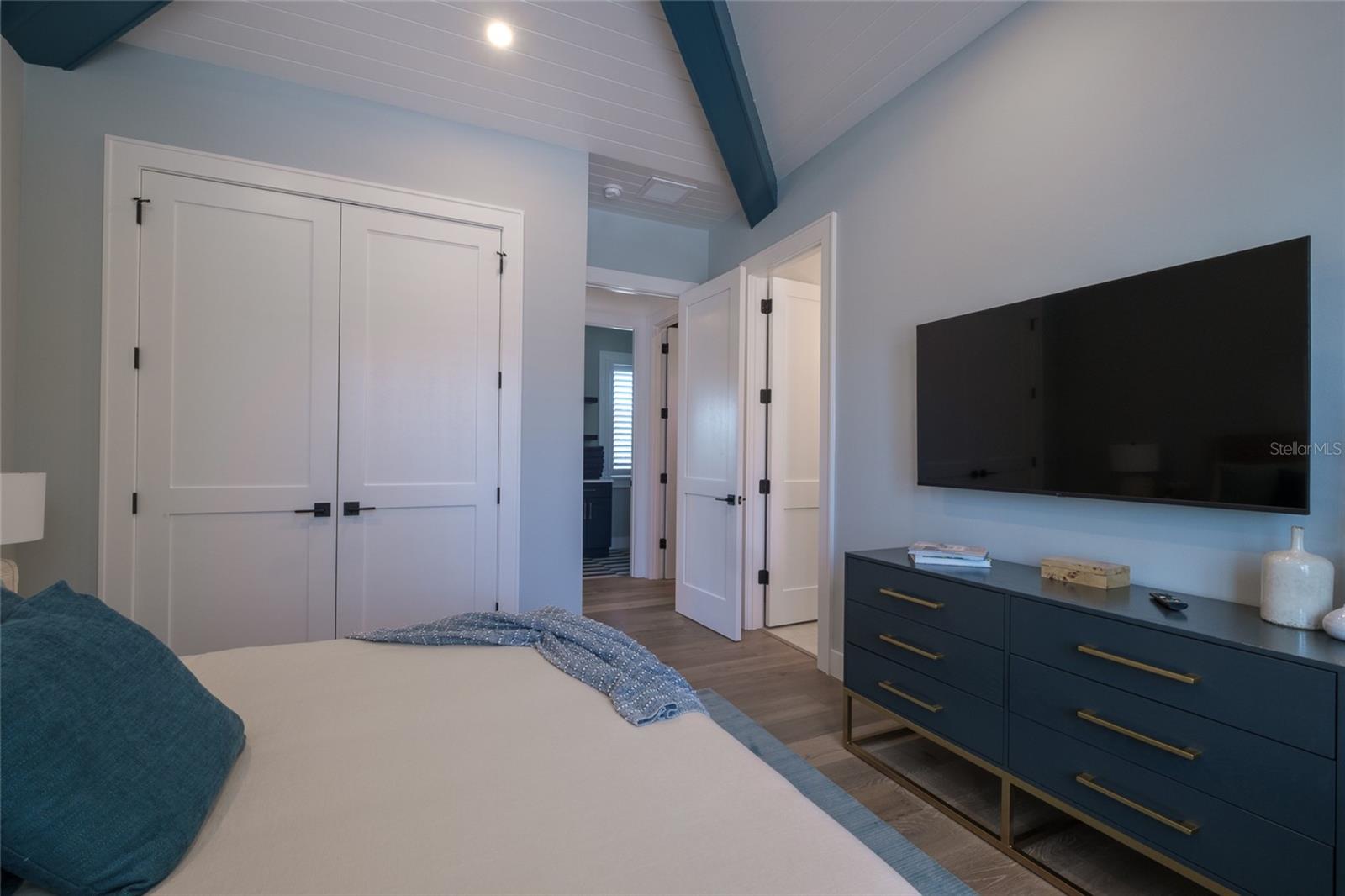 3702 5TH AVE, HOLMES BEACH, FL, 34217