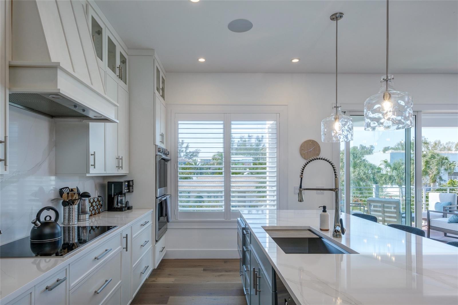3702 5TH AVE, HOLMES BEACH, FL, 34217