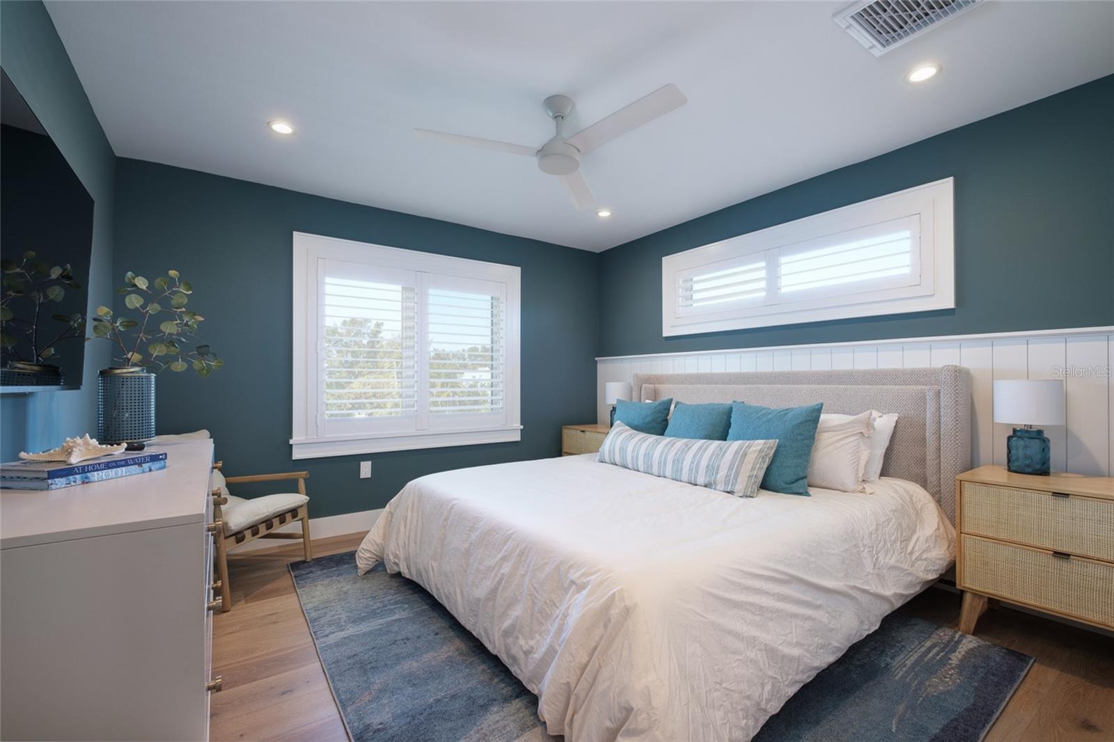3702 5TH AVE, HOLMES BEACH, FL, 34217