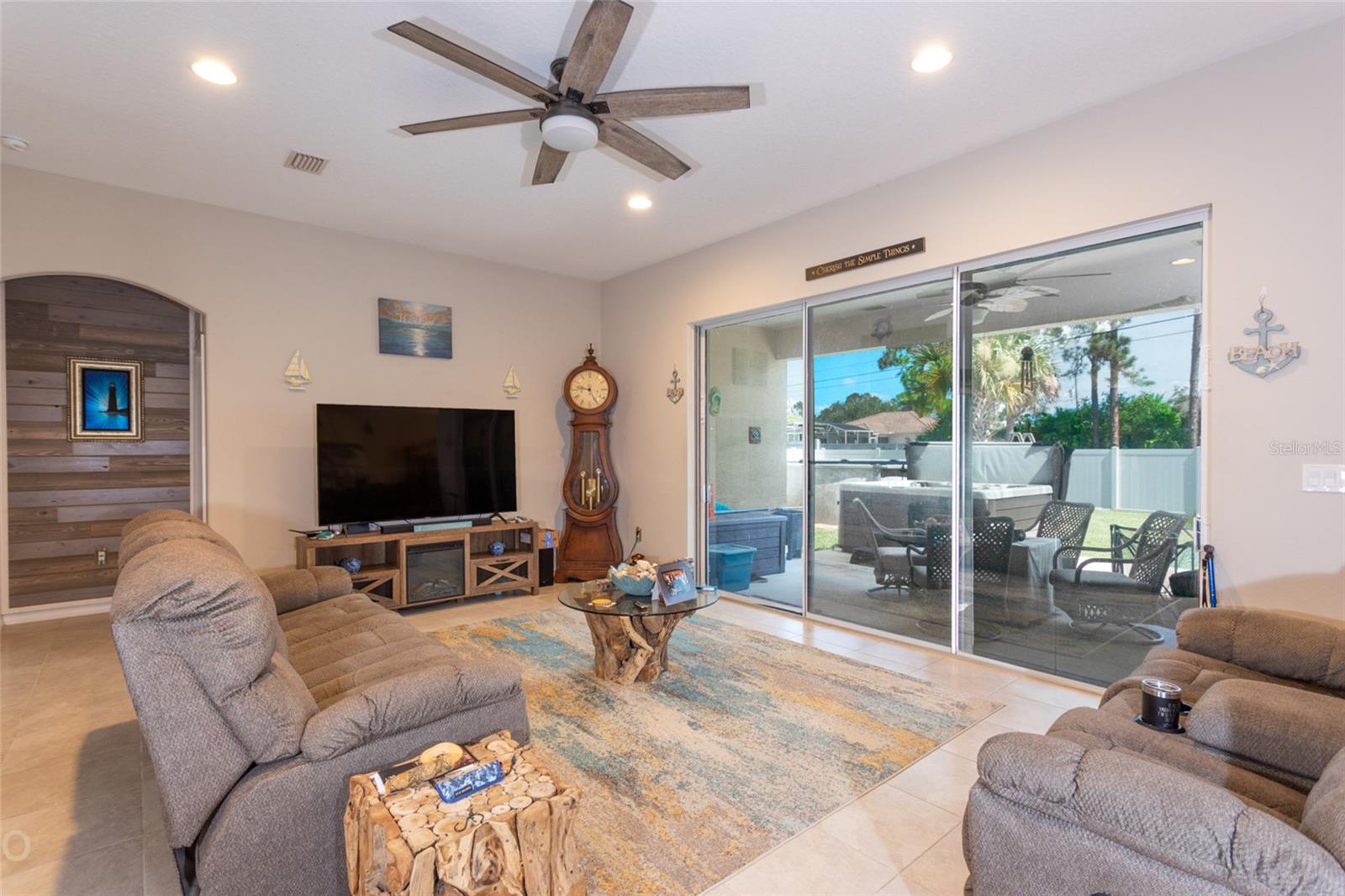 27 RIVIERE LN, PALM COAST, FL, 32164