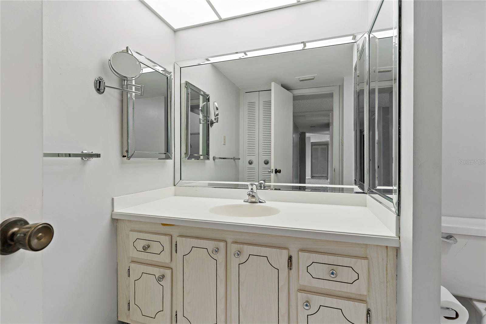 660 ISLAND WAY #301, CLEARWATER BEACH, FL, 33767