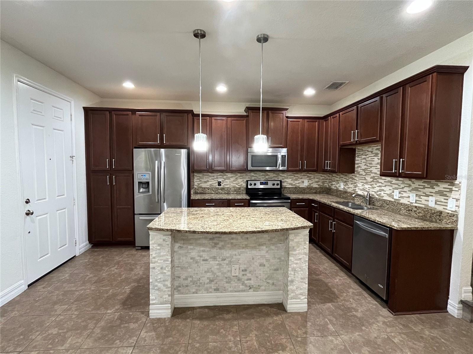 9945 EAGLE CREEK CENTER BLVD, ORLANDO, FL, 32832