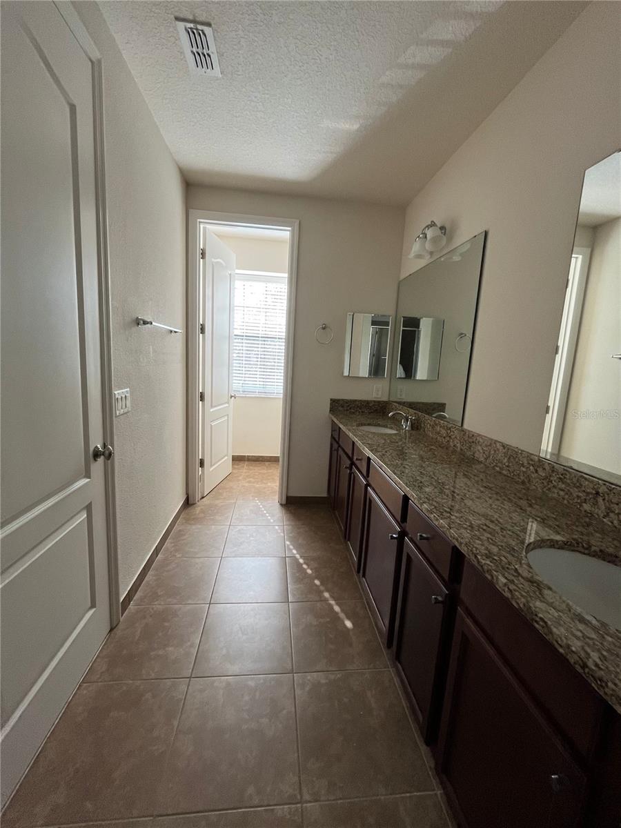 9945 EAGLE CREEK CENTER BLVD, ORLANDO, FL, 32832