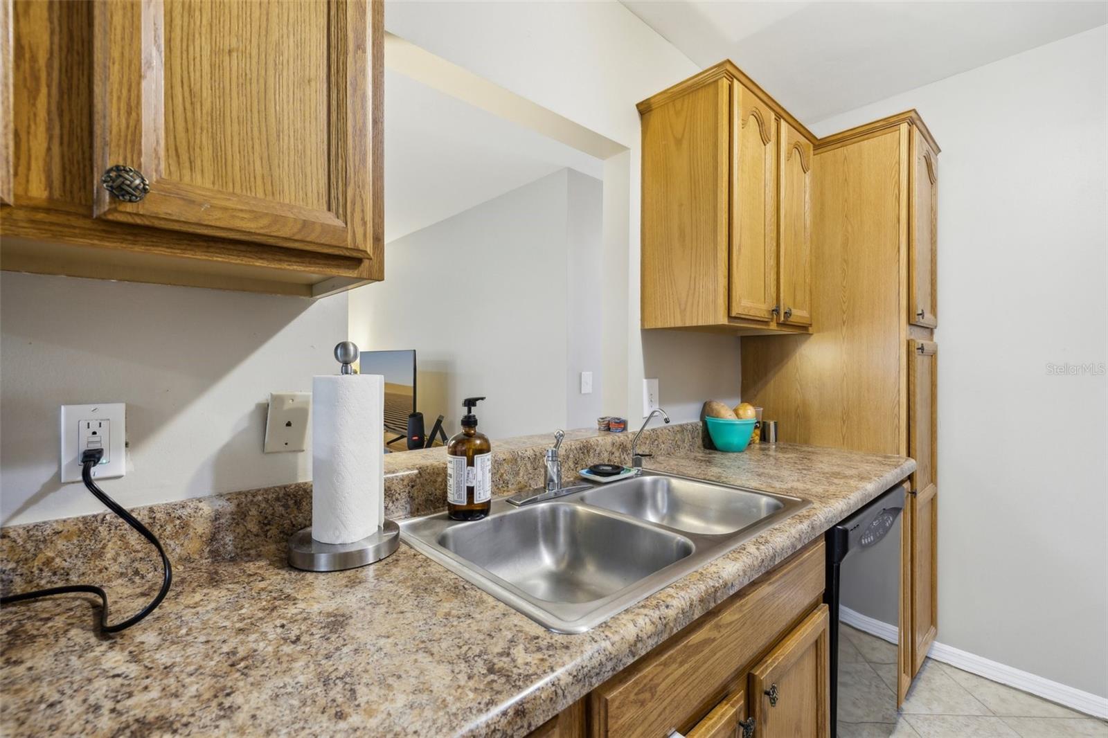 329 GRAYSTON PL #112, SUN CITY CENTER, FL, 33573