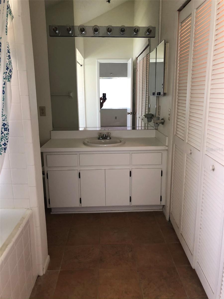 1095 DEES DR, OVIEDO, FL, 32765