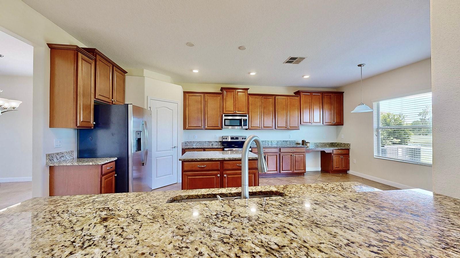 11601 MANSFIELD POINT DR, RIVERVIEW, FL, 33569