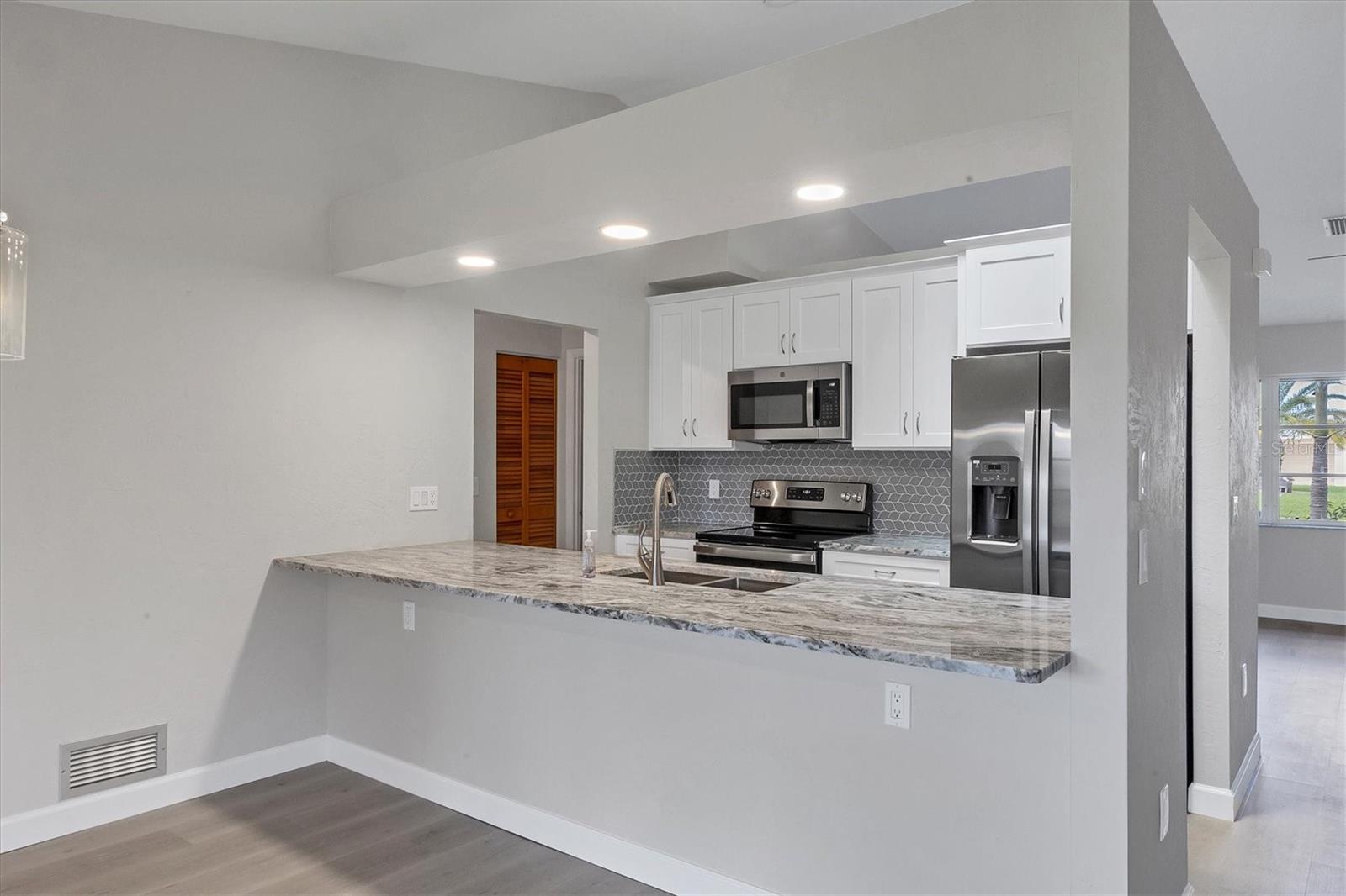 189 BUNKER RD, ROTONDA WEST, FL, 33947