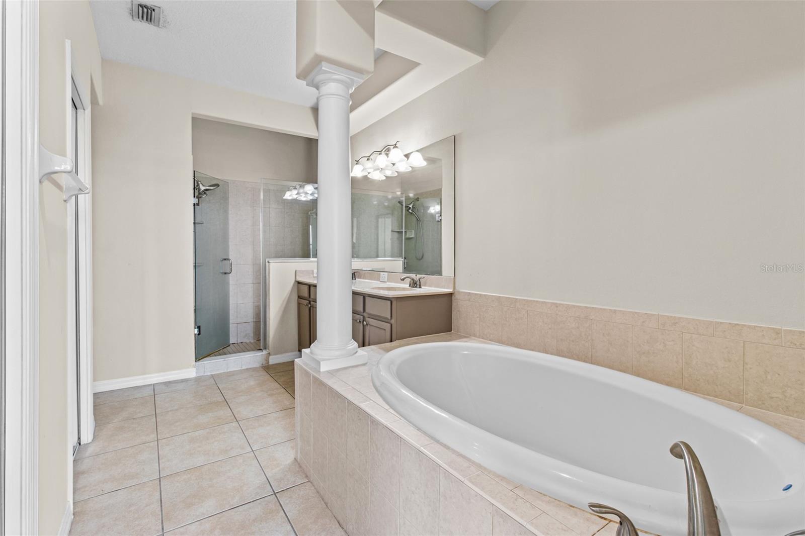 4336 SPINNAKER COVE LN, TAMPA, FL, 33615