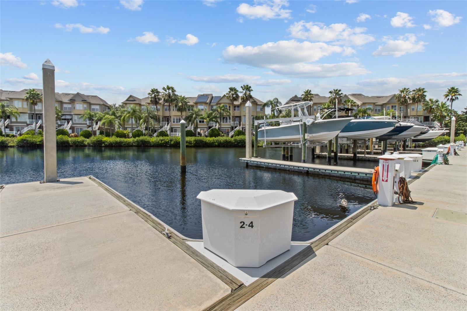 4336 SPINNAKER COVE LN, TAMPA, FL, 33615