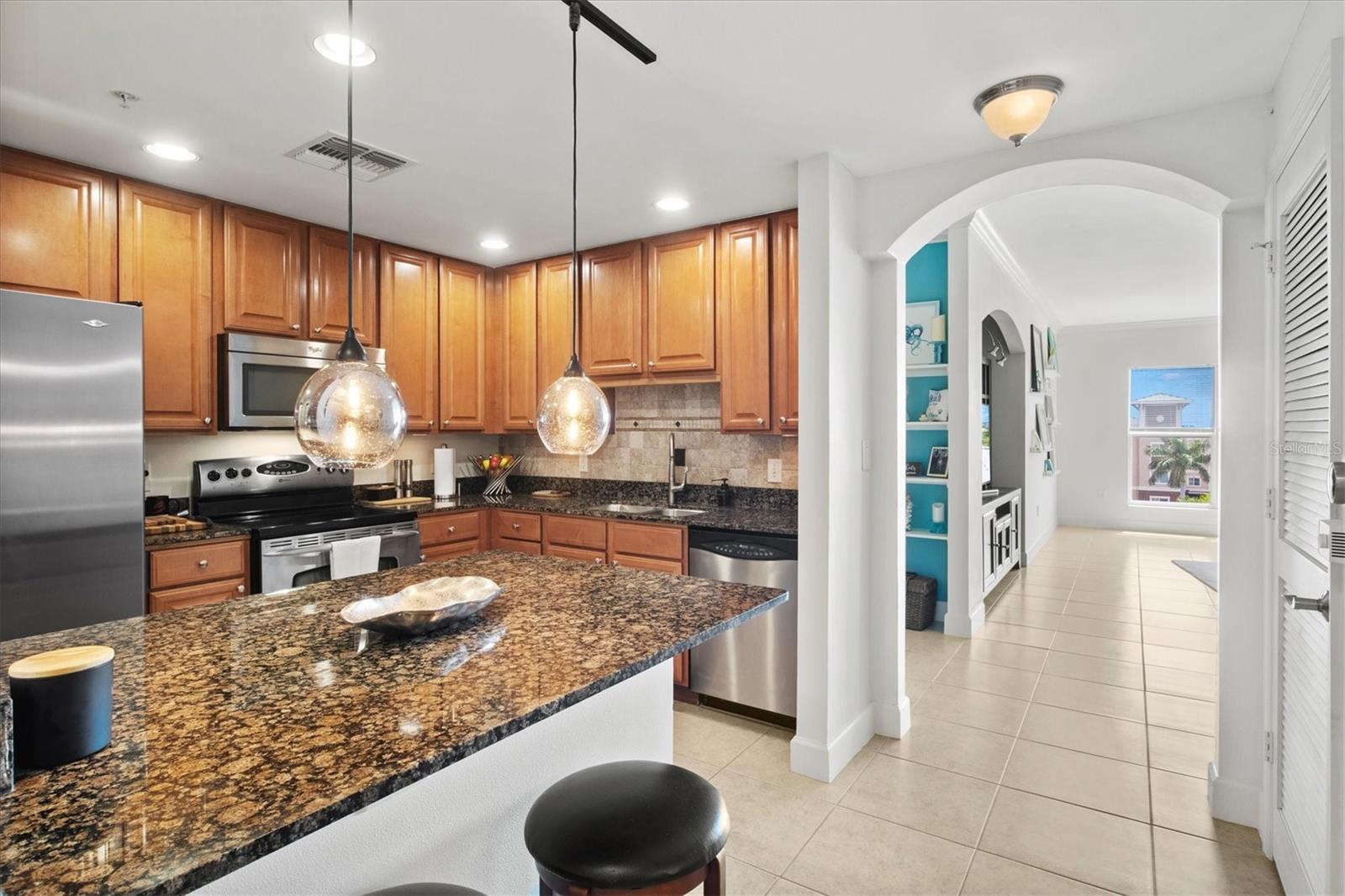 808 3RD AVE W #514, BRADENTON, FL, 34205