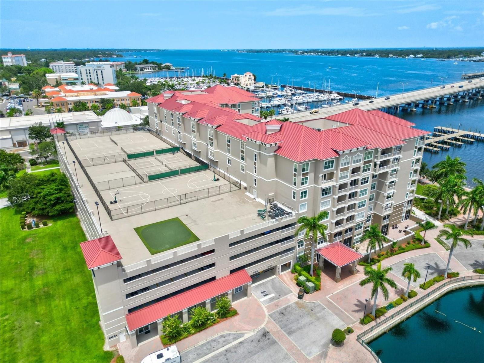 808 3RD AVE W #514, BRADENTON, FL, 34205