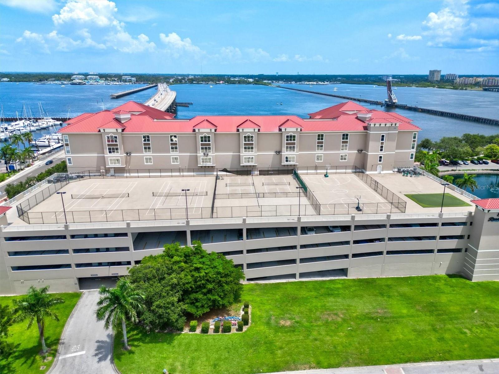 808 3RD AVE W #514, BRADENTON, FL, 34205