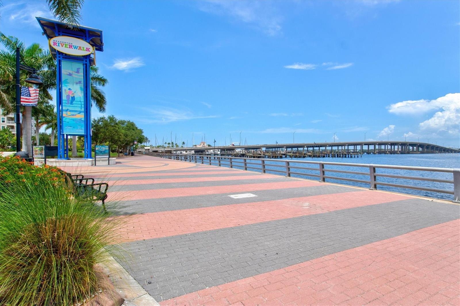 808 3RD AVE W #514, BRADENTON, FL, 34205
