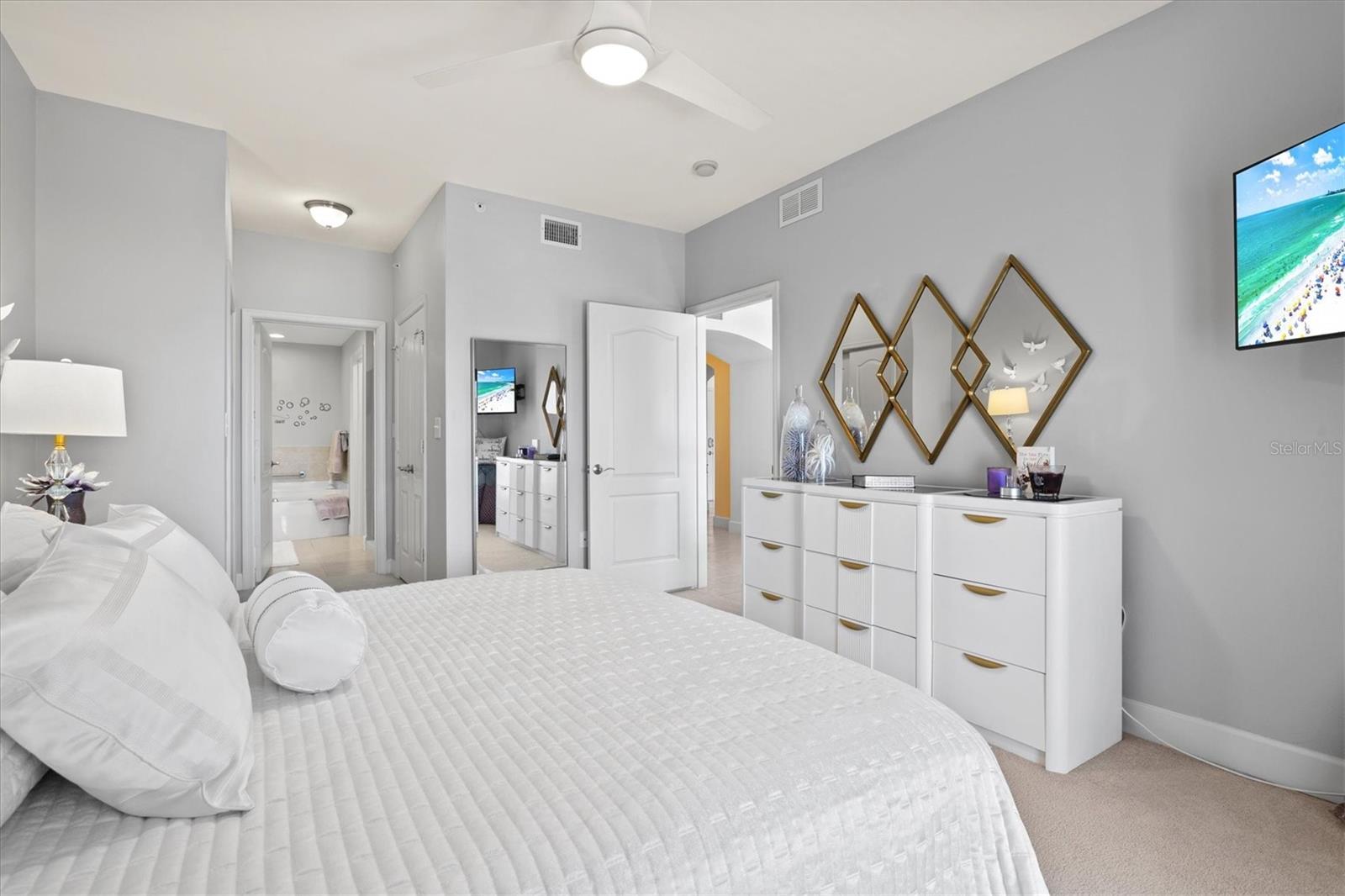 808 3RD AVE W #514, BRADENTON, FL, 34205