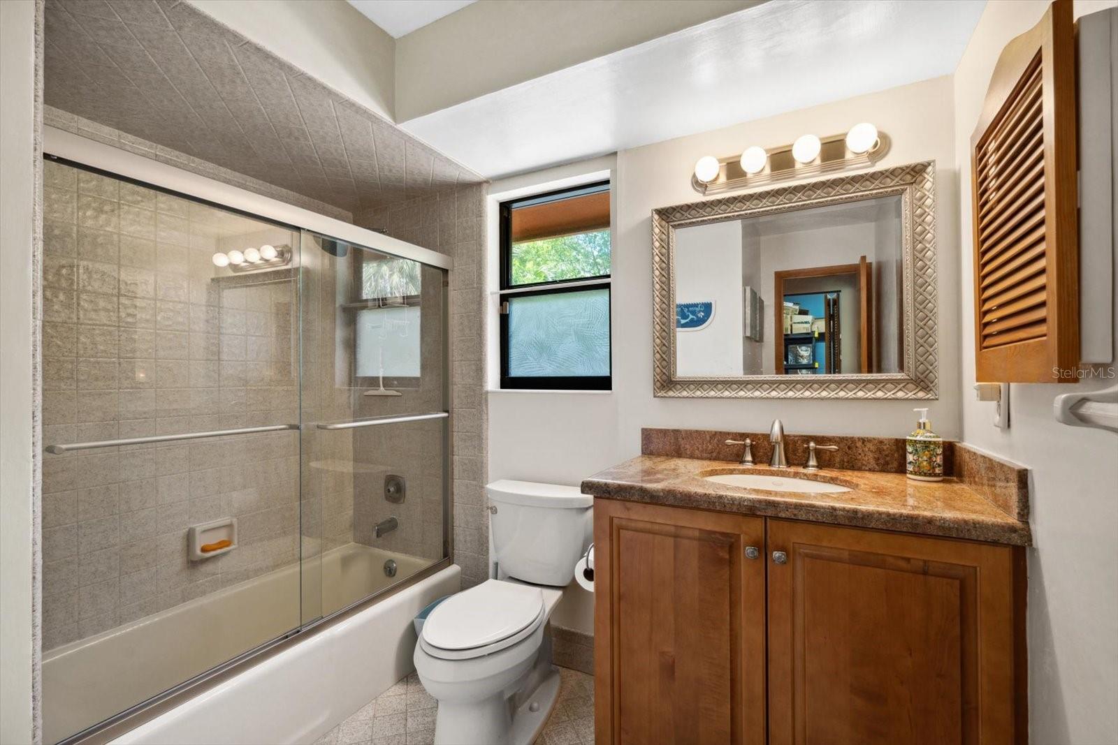 204 RIVER BLUFF DR, ORMOND BEACH, FL, 32174