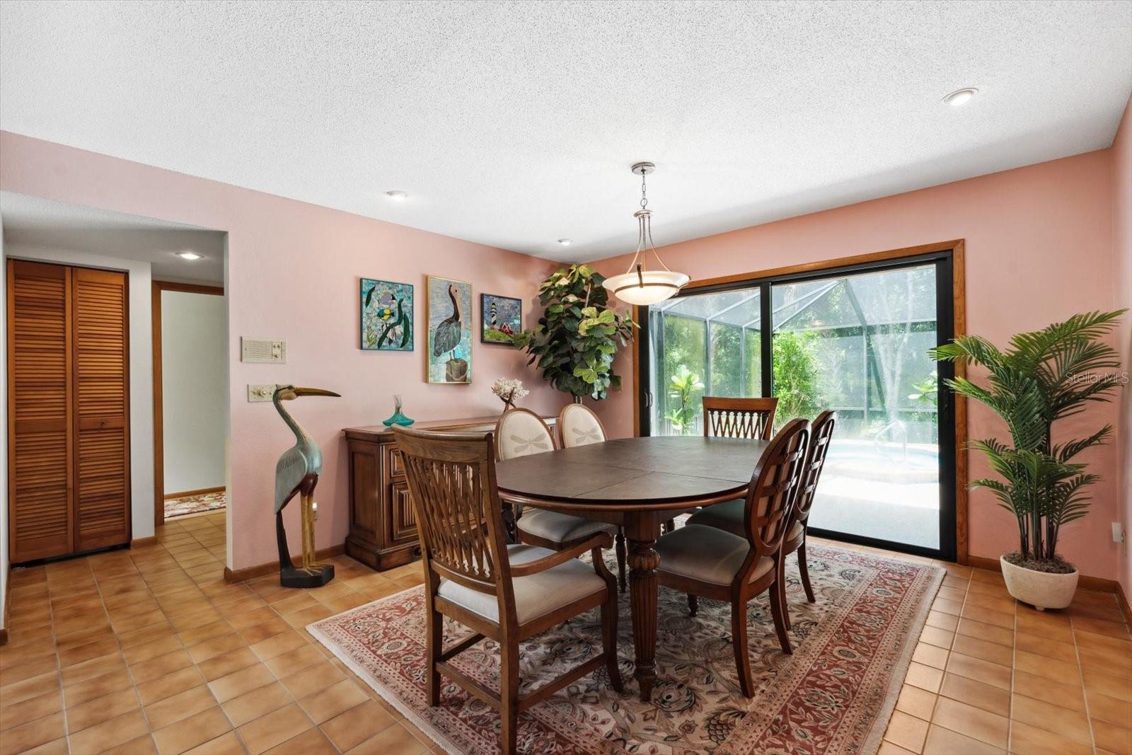 204 RIVER BLUFF DR, ORMOND BEACH, FL, 32174