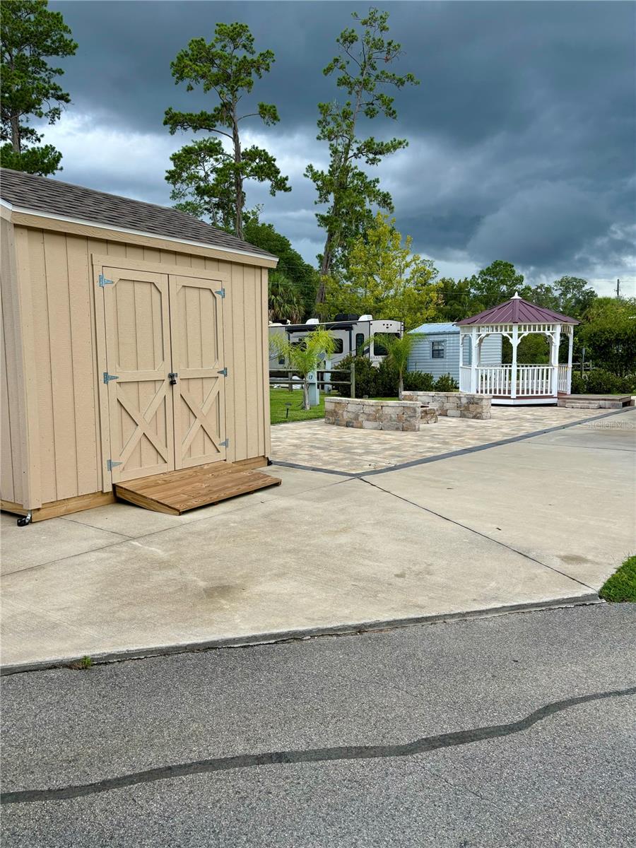 2884 NE 102ND CT, SILVER SPRINGS, FL, 34488