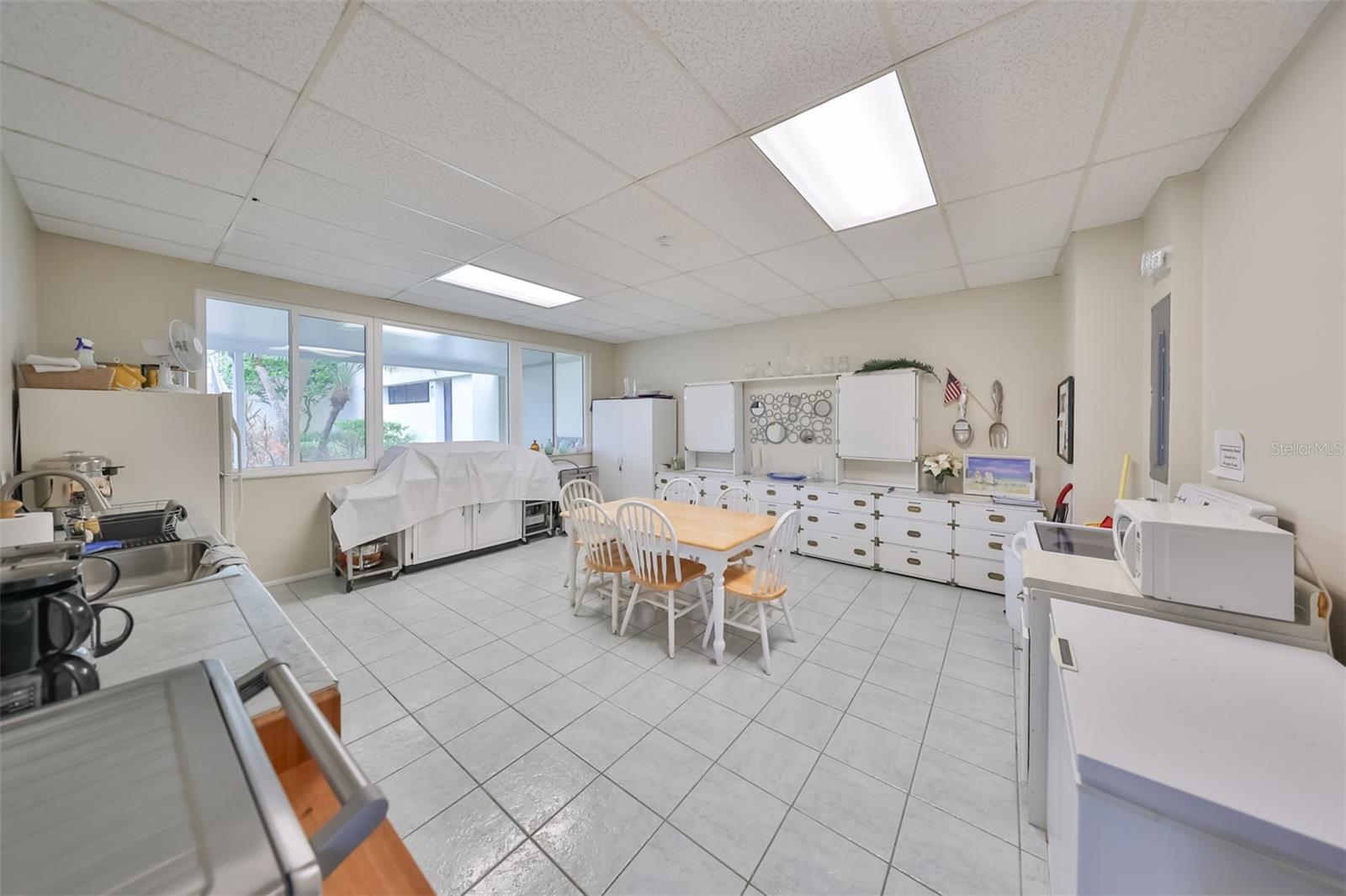 100 BLUFF VIEW DR #404A, BELLEAIR BLUFFS, FL, 33770