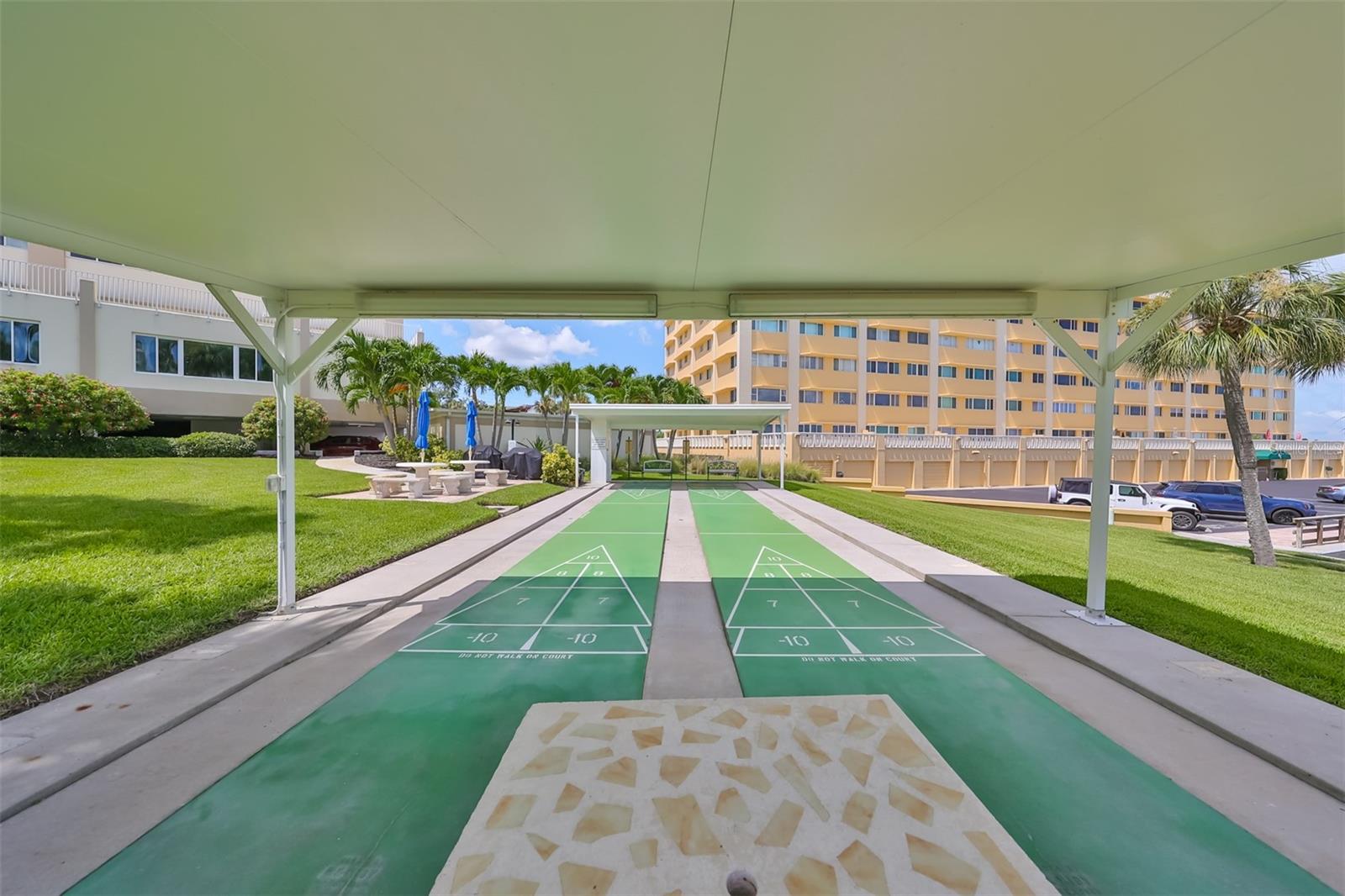 100 BLUFF VIEW DR #404A, BELLEAIR BLUFFS, FL, 33770