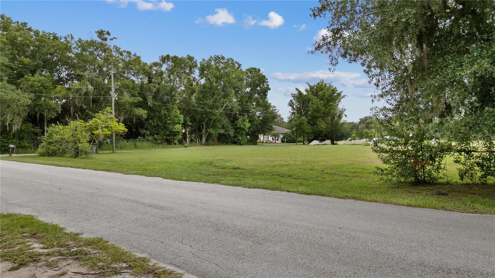 205 DENNISON RD, LUTZ, FL, 33548