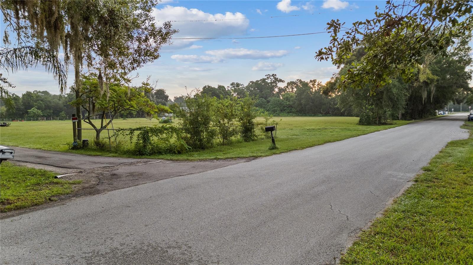 205 DENNISON RD, LUTZ, FL, 33548