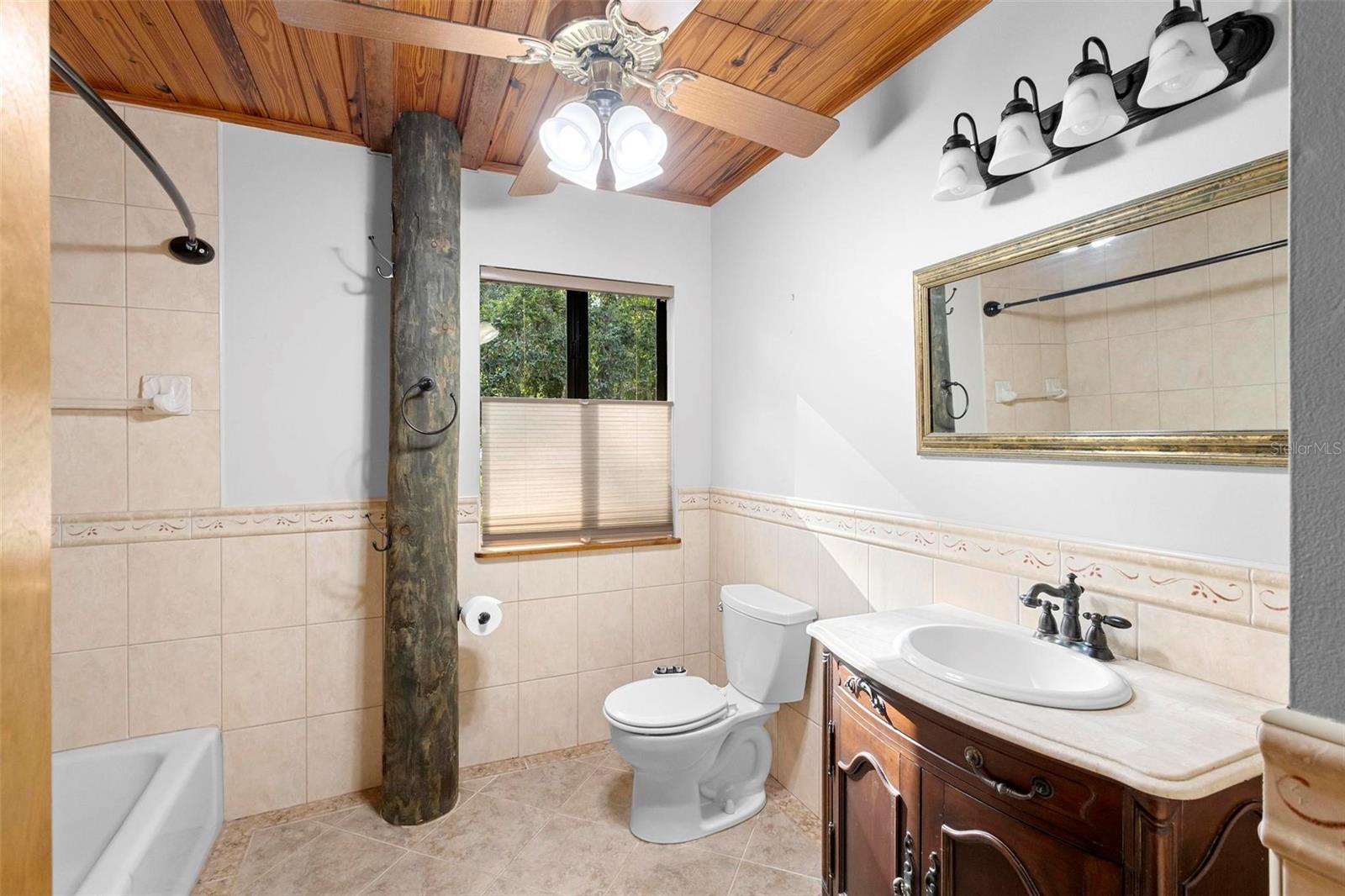 1205 SUTTON TRL, GENEVA, FL, 32732