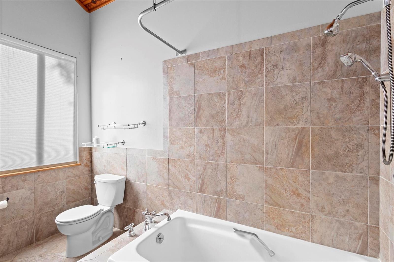 1205 SUTTON TRL, GENEVA, FL, 32732