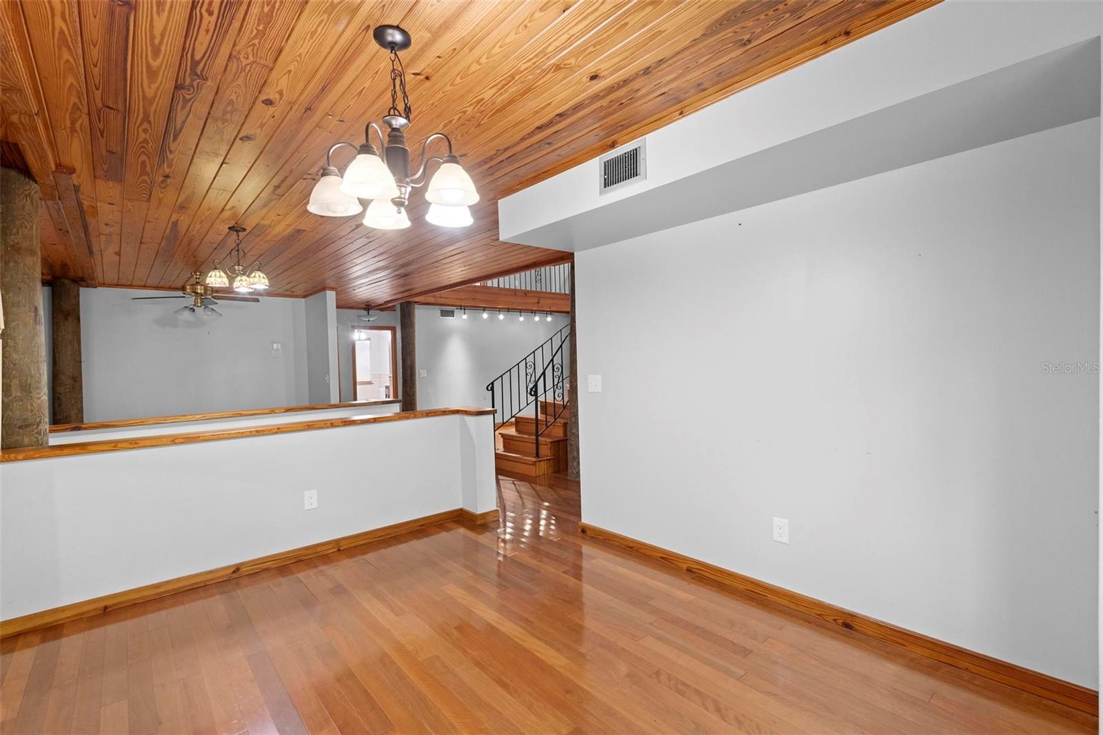 1205 SUTTON TRL, GENEVA, FL, 32732