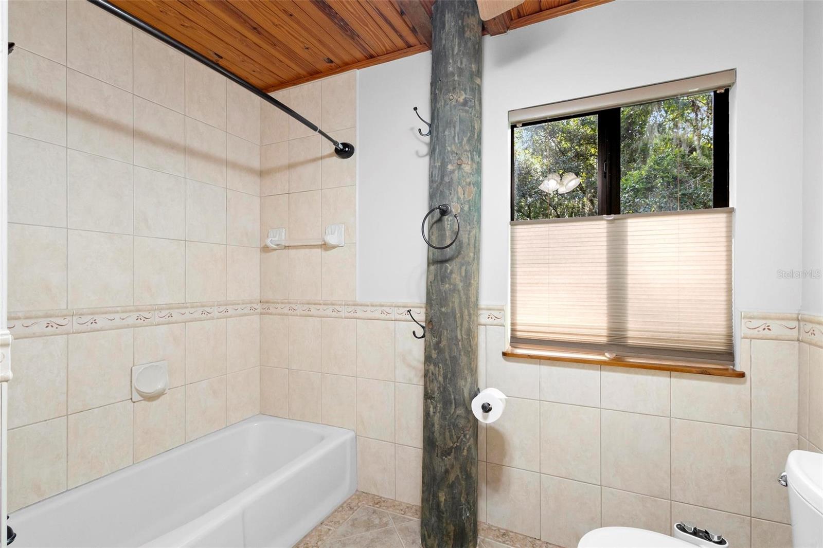 1205 SUTTON TRL, GENEVA, FL, 32732