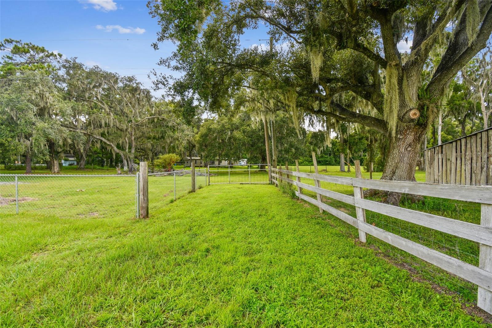 3520 LESLIE WEST RD, DOVER, FL, 33527