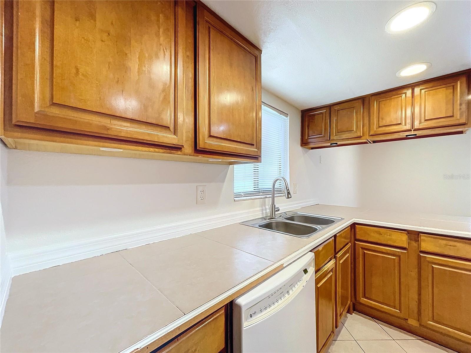 1426 PERSIMMON WAY, LAKELAND, FL, 33811