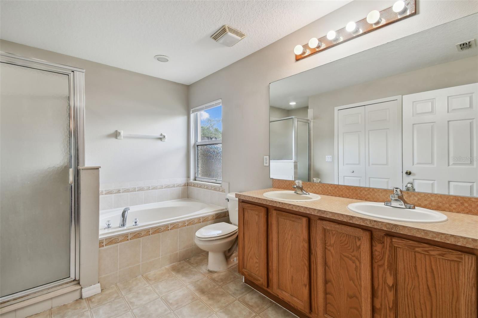 1561 E MERRICK DR, DELTONA, FL, 32738