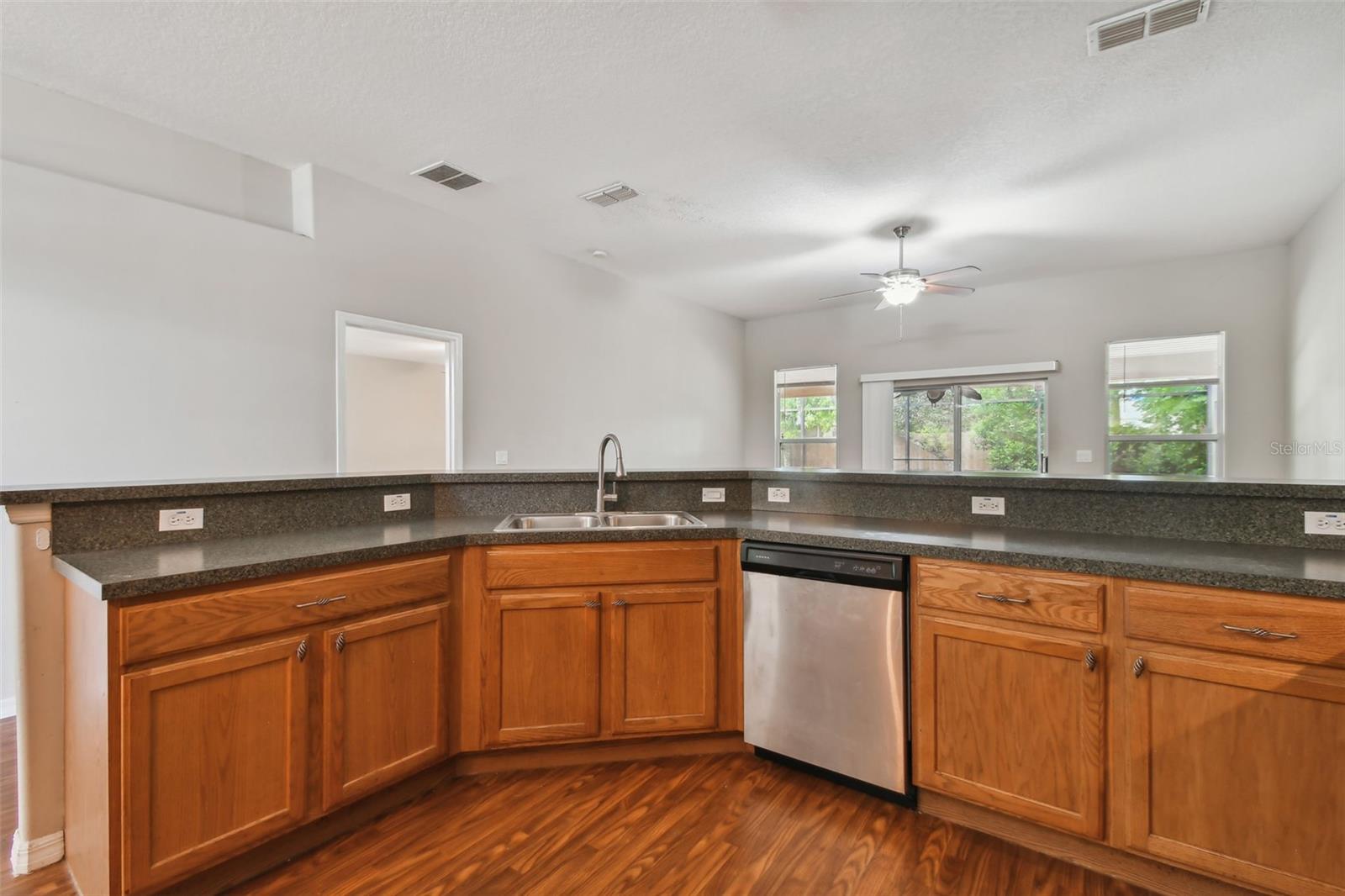 1561 E MERRICK DR, DELTONA, FL, 32738
