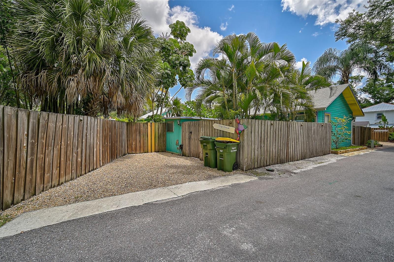 628 N ORANGE AVE, SARASOTA, FL, 34236