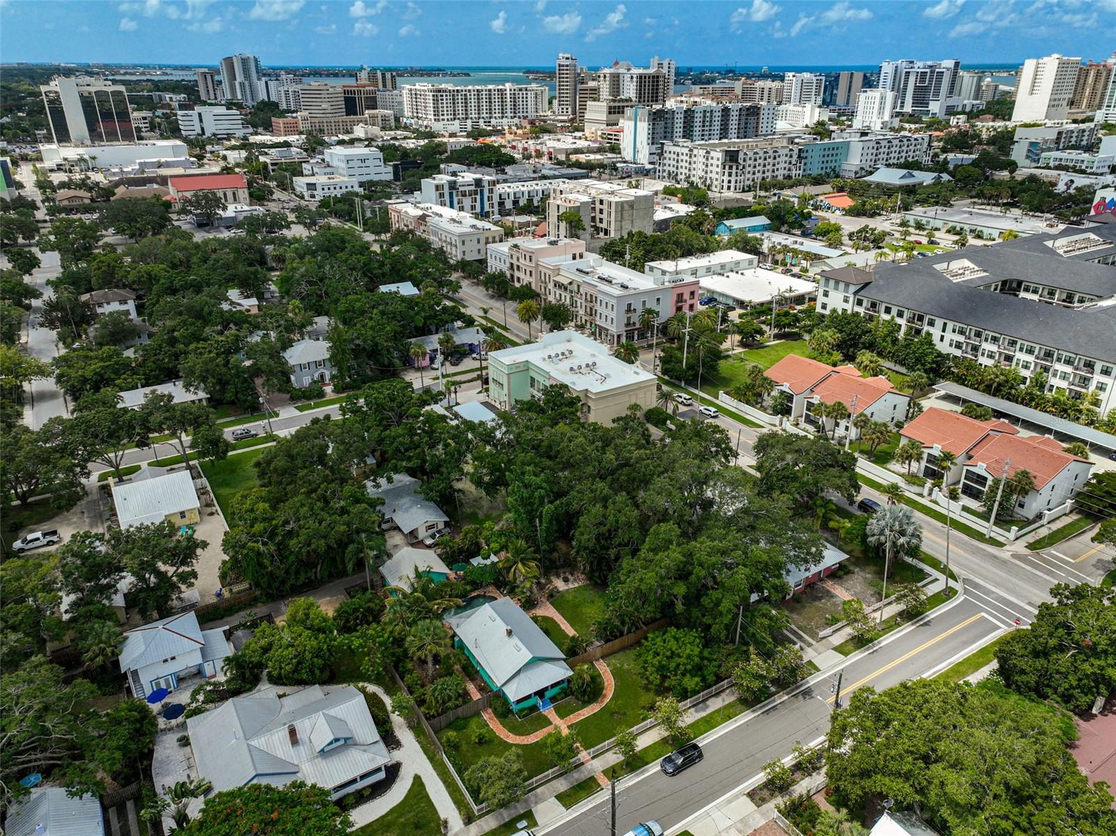 628 N ORANGE AVE, SARASOTA, FL, 34236