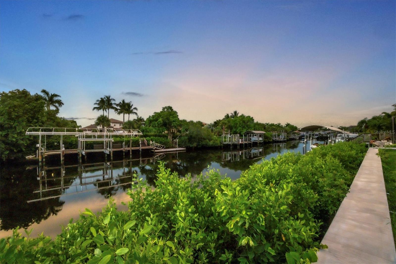 3901 5TH AVE NE, BRADENTON, FL, 34208