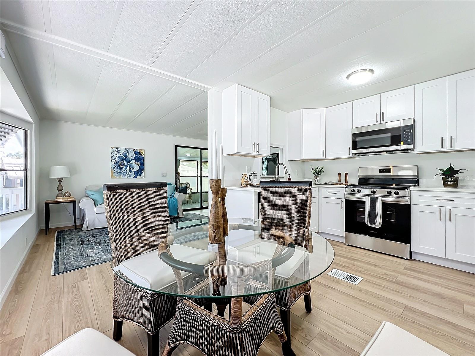 241 MENLO PARK AVE, DAVENPORT, FL, 33897
