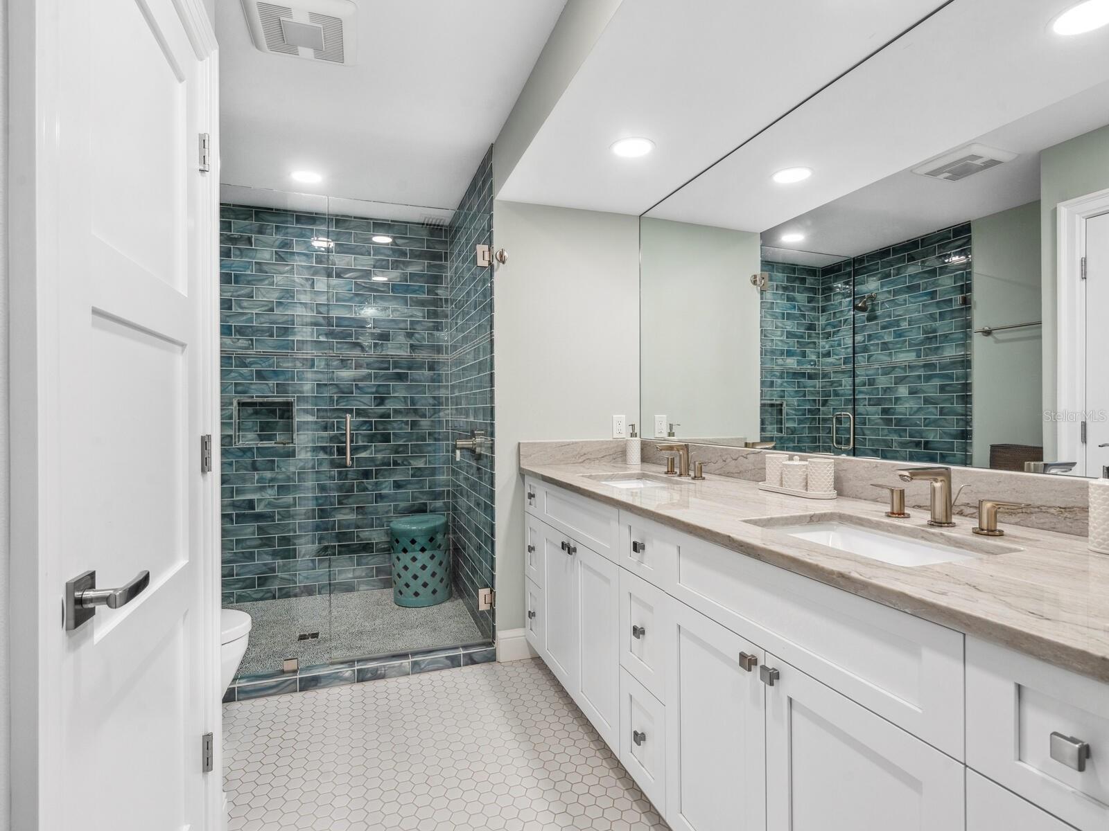 A4618421 Property Photo